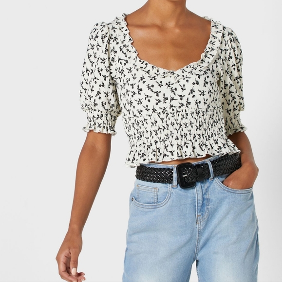 Topshop Tops - 🔷️ 5/$25 Topshop White Print Scrunch Crop Top Size 8